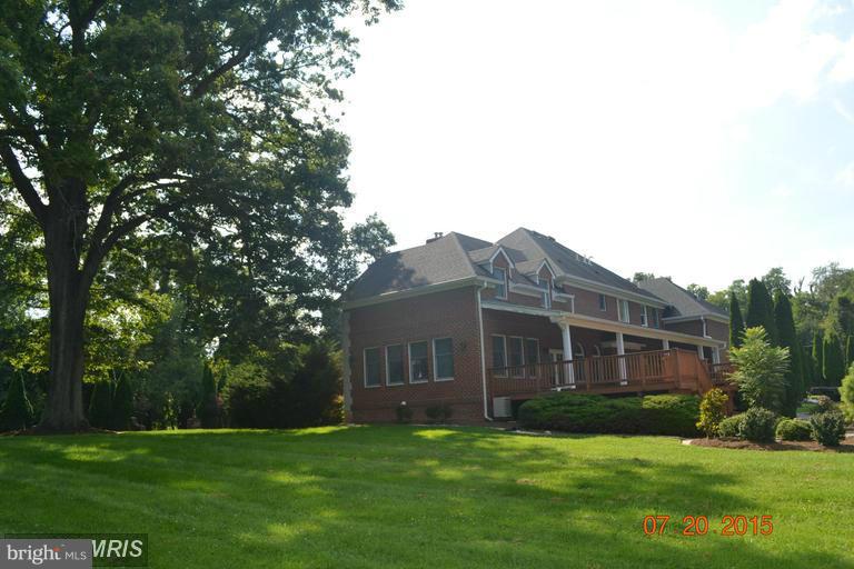 12801 Travilah Road Potomac, MD 20854 - Photo 11 of 30 Exterior (Rear)