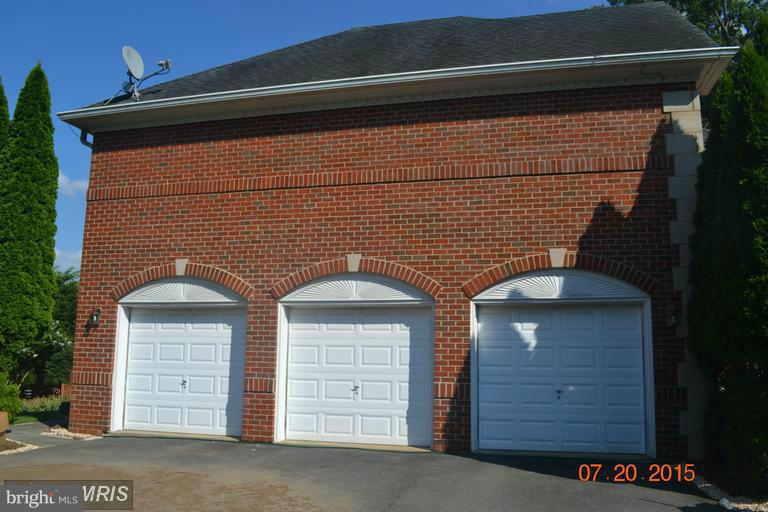 12801 Travilah Road Potomac, MD 20854 - Photo 12 of 30 Exterior (General)