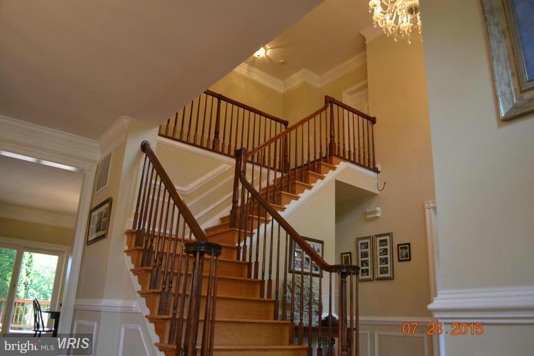 12801 Travilah Road Potomac, MD 20854 - Photo 15 of 30 foyer