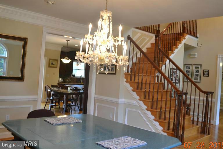 12801 Travilah Road Potomac, MD 20854 - Photo 16 of 30 dining room