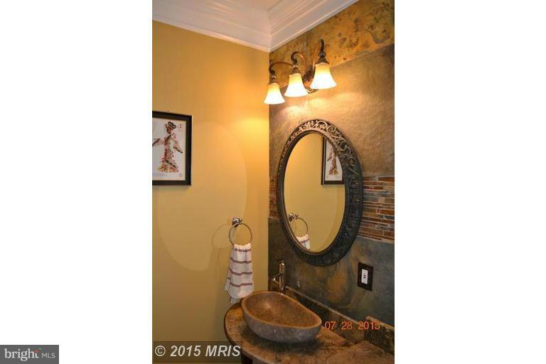 12801 Travilah Road Potomac, MD 20854 - Photo 21 of 30 Bath