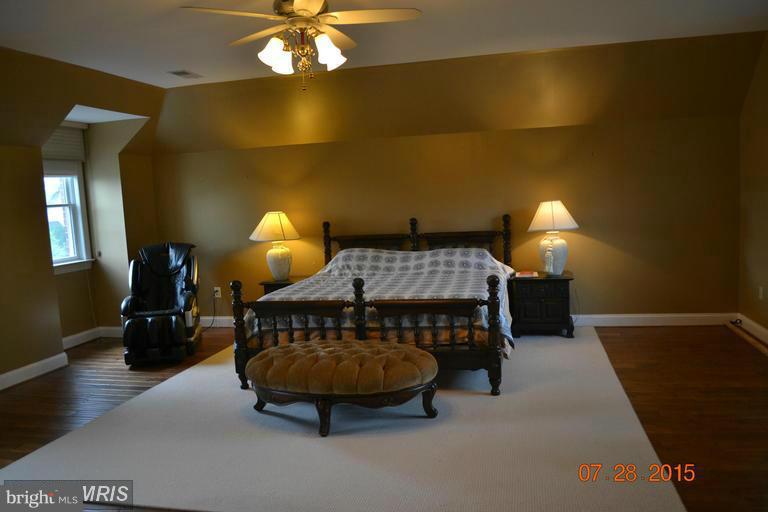 12801 Travilah Road Potomac, MD 20854 - Photo 22 of 30 Bedroom (Master)
