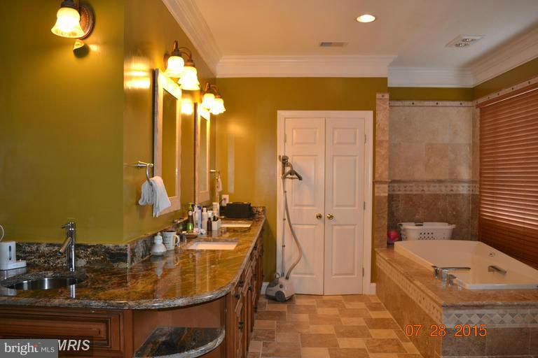 12801 Travilah Road Potomac, MD 20854 - Photo 24 of 30 Bath (Master)