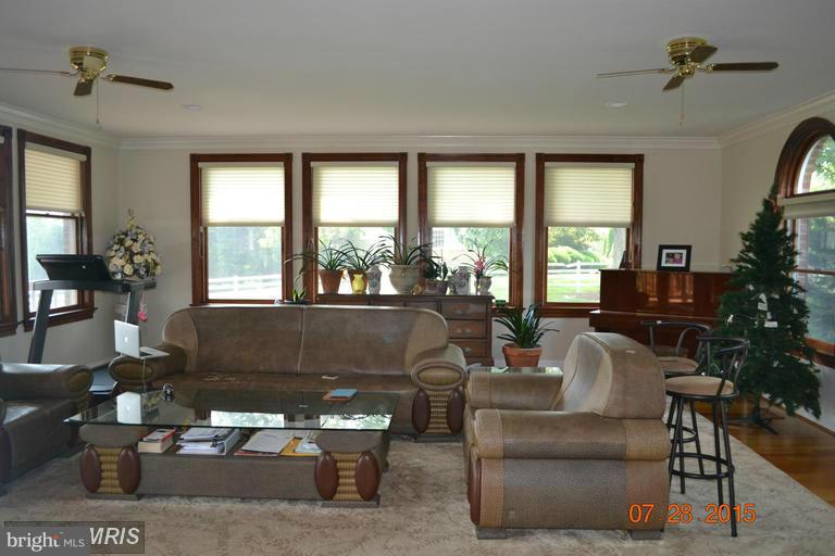 12801 Travilah Road Potomac, MD 20854 - Photo 28 of 30 Family Room