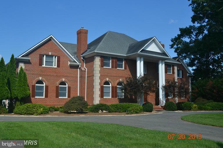 12801 Travilah Road Potomac, MD 20854 - Photo 4 of 30 Exterior (Front)