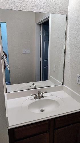 1107 Par Four San Antonio, TX 78221 - Photo 13 of 21