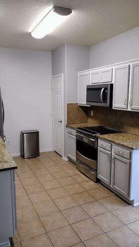 1107 Par Four San Antonio, TX 78221 - Photo 10 of 21