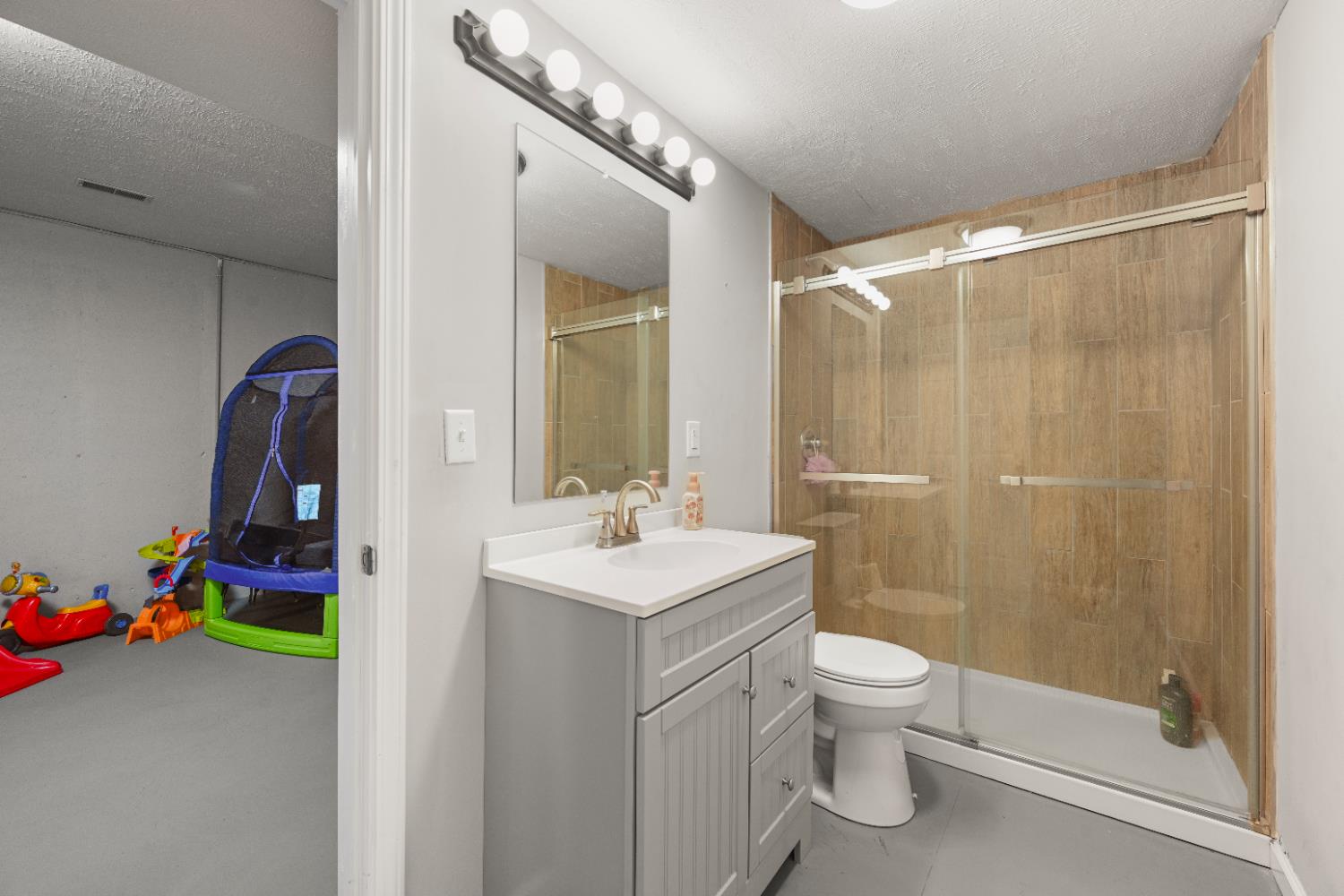 11791 McCrearys Ridge Road Florence, IN 47020 - Photo 29 of 43