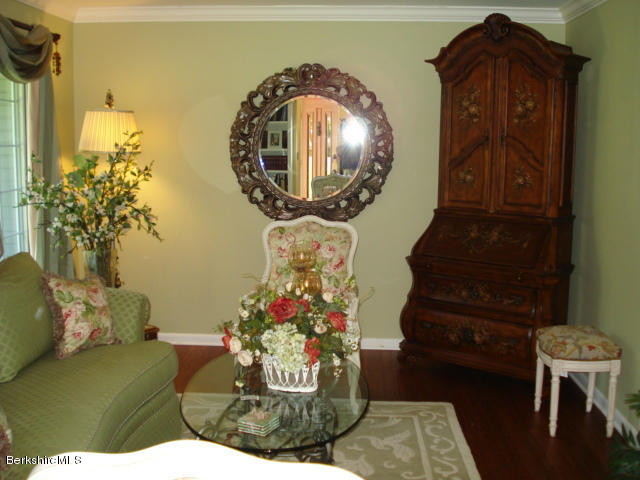 86 Pine Knoll Road Lenox, MA 01240 - Photo 3 of 21 86 Pine Knoll Livingrooms 002