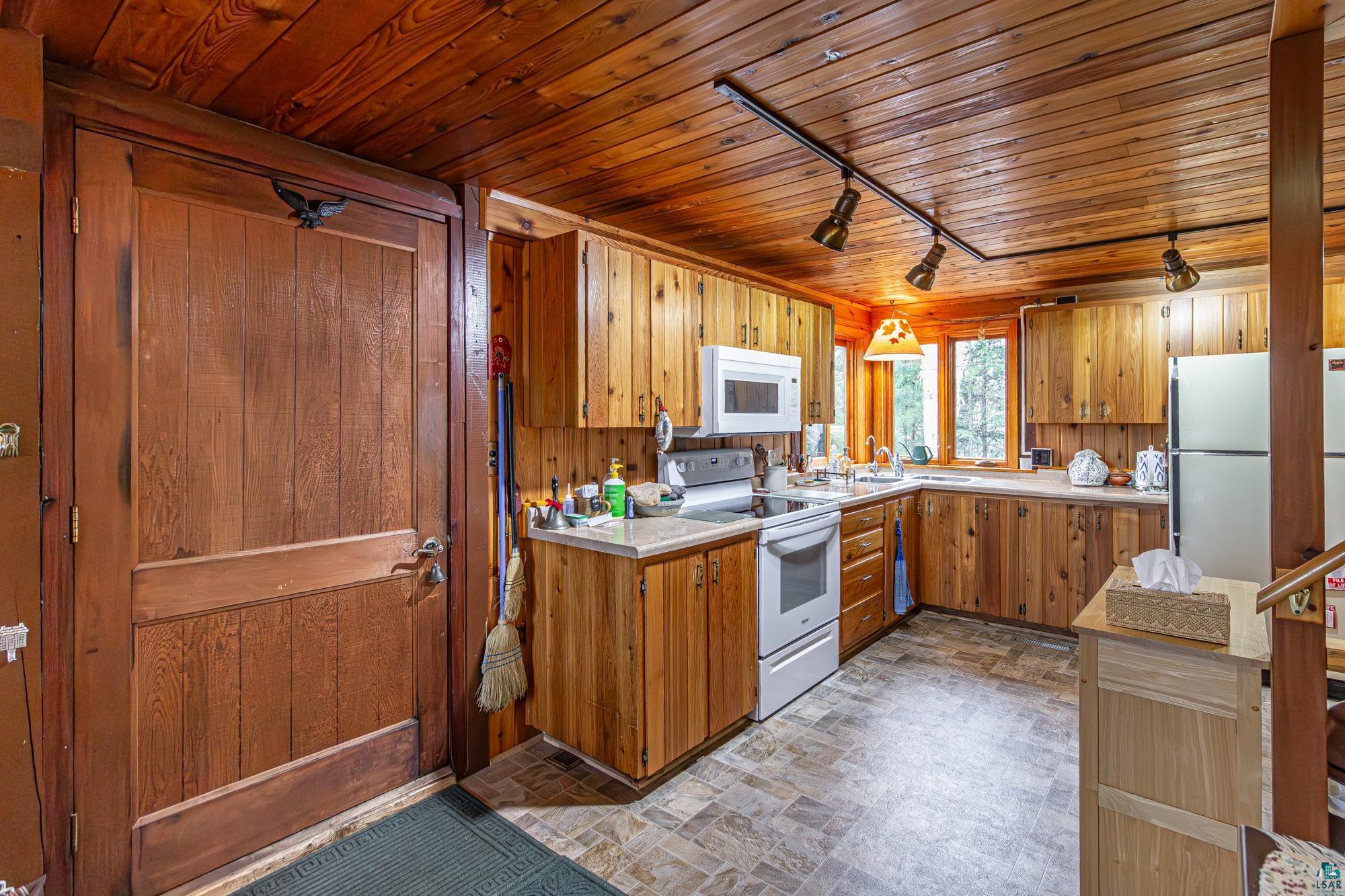 1347 Walsh Road Ely, MN 55731 - Photo 16 of 94