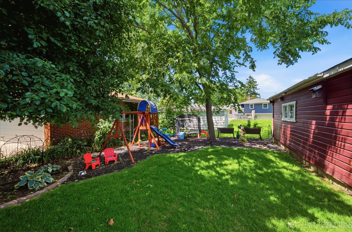 9 Ridge Road Lemont, IL 60439 - Photo 3 of 24