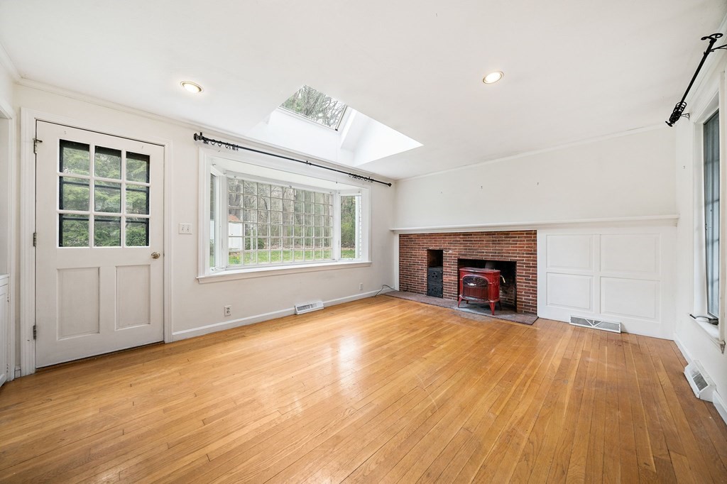 77 Damons Point Road Marshfield, MA 02050 - Photo 8 of 23 Gallery Image 8
