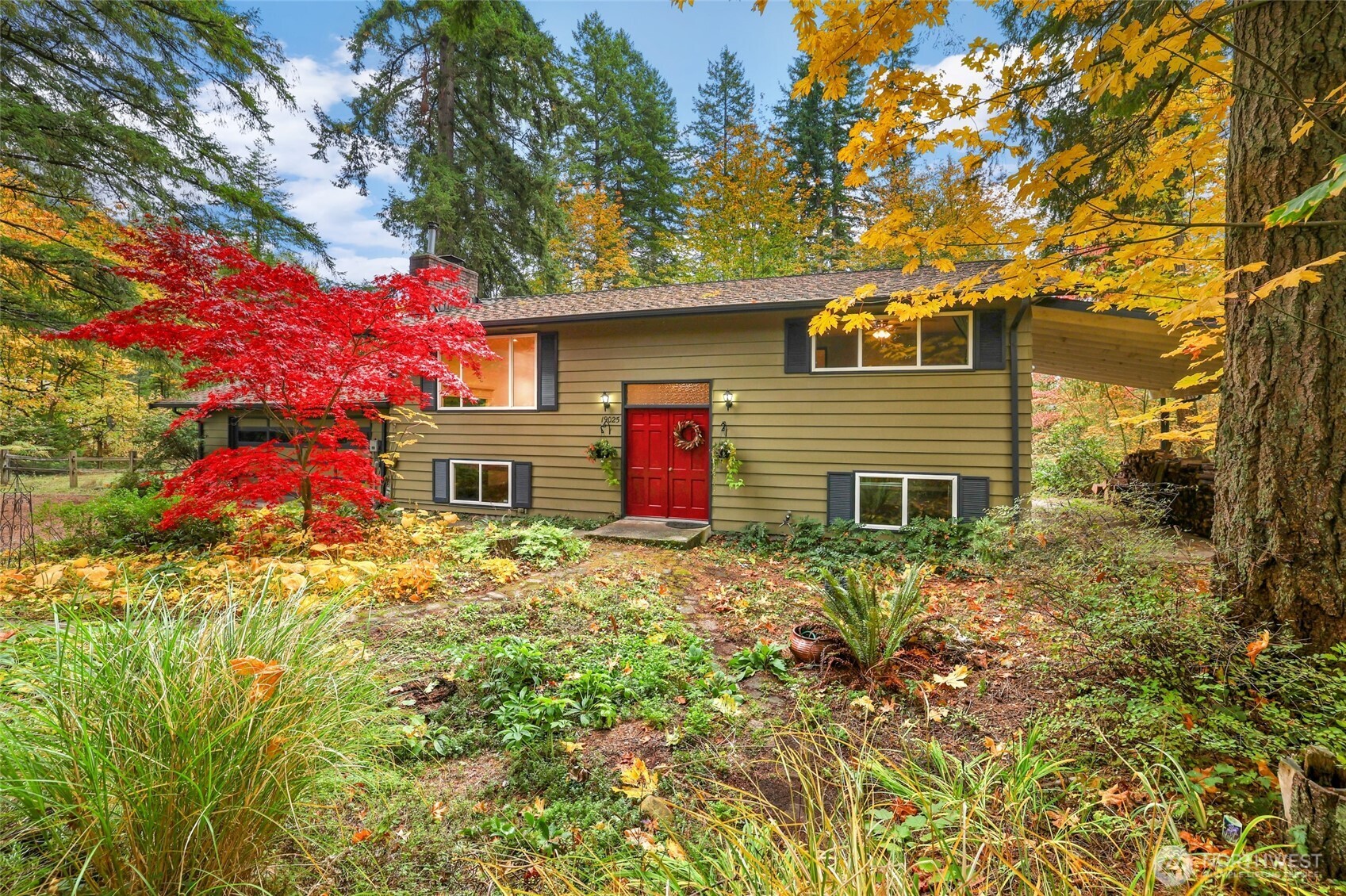 19025 Southeast Covington Sawyer Road Kent, WA 98042 - Photo 2 of 35 Gallery Image 2