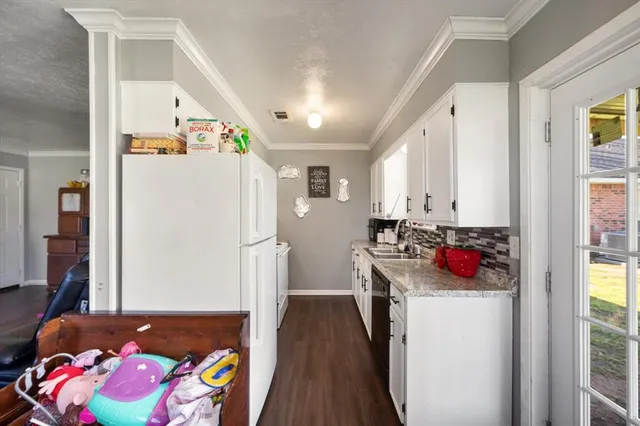 $415,000 | 700 West 3rd Avenue, Corsicana, TX 75110