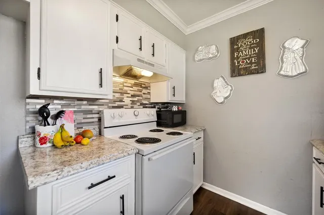 $415,000 | 700 West 3rd Avenue, Corsicana, TX 75110