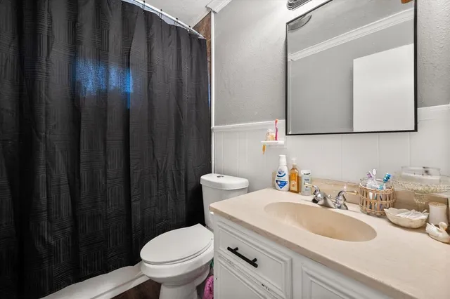 $415,000 | 700 West 3rd Avenue, Corsicana, TX 75110