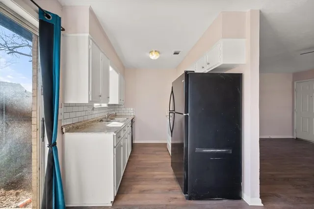 $415,000 | 700 West 3rd Avenue, Corsicana, TX 75110