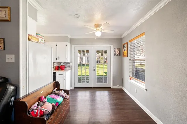 $415,000 | 700 West 3rd Avenue, Corsicana, TX 75110