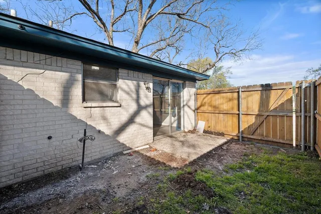 $415,000 | 700 West 3rd Avenue, Corsicana, TX 75110