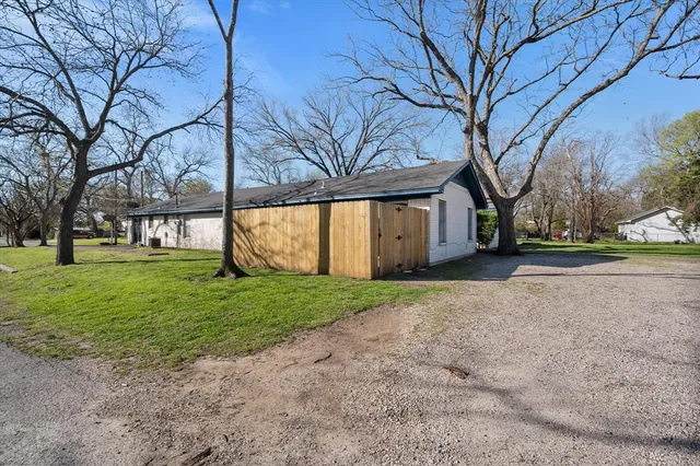 $415,000 | 700 West 3rd Avenue, Corsicana, TX 75110
