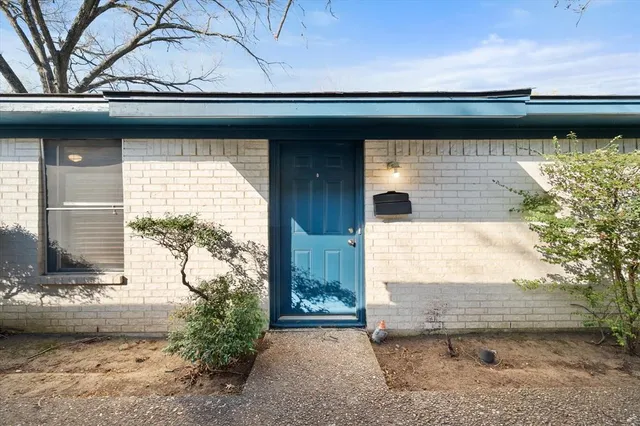 $415,000 | 700 West 3rd Avenue, Corsicana, TX 75110