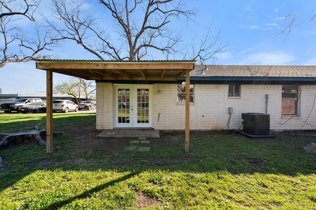 $415,000 | 700 West 3rd Avenue, Corsicana, TX 75110