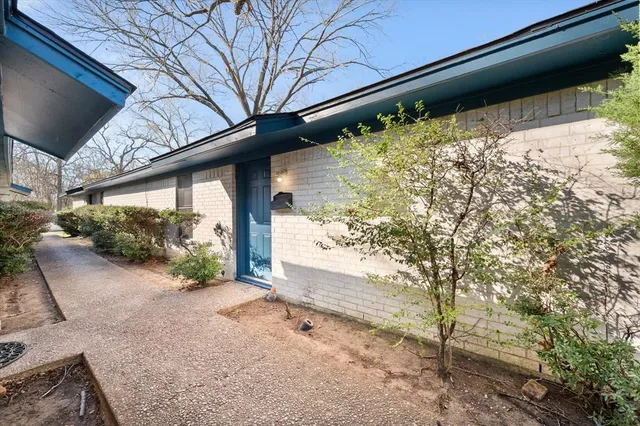 $415,000 | 700 West 3rd Avenue, Corsicana, TX 75110