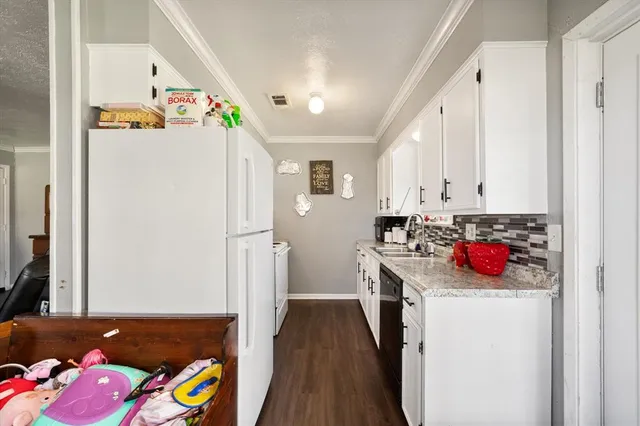 $415,000 | 700 West 3rd Avenue, Corsicana, TX 75110