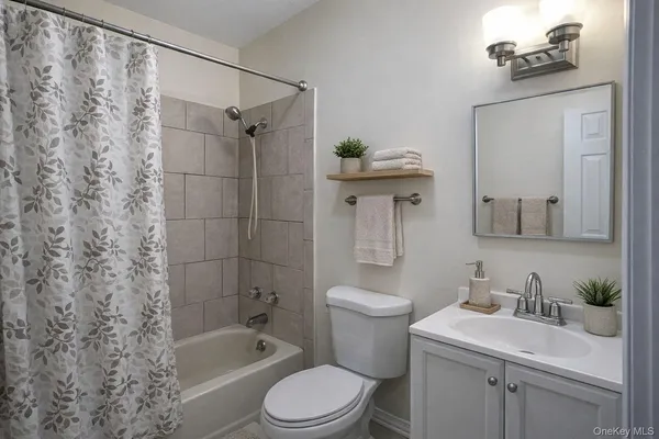 $1,700 | 39 Church Street, Unit 4, Port Jervis, NY 12771