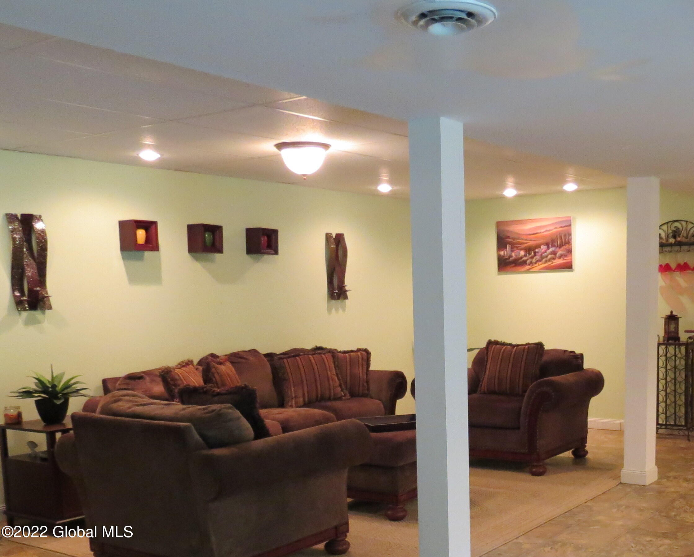 32 Old Bend Road Moreau, NY 12828 - Photo 23 of 38 Family Room