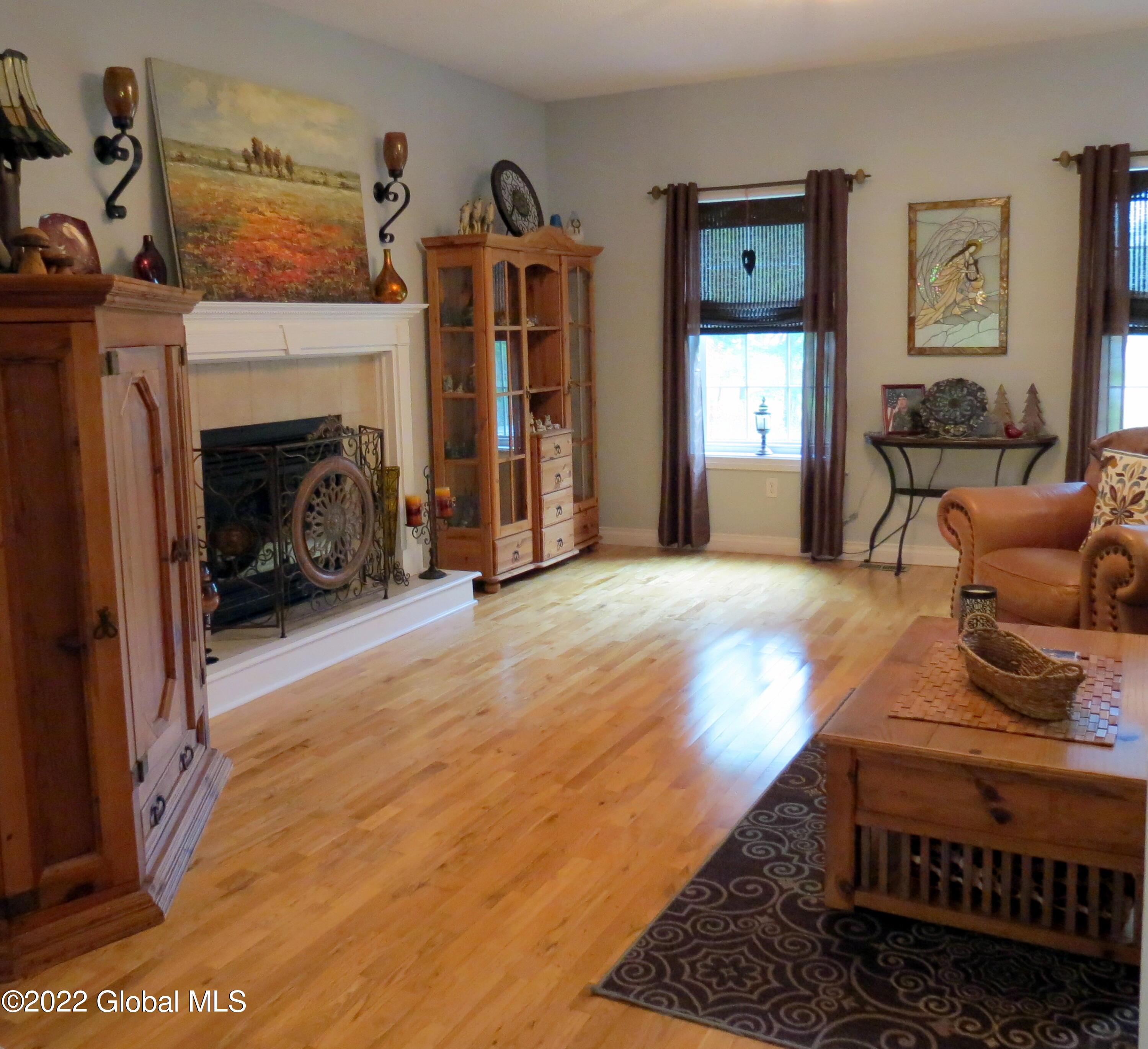 32 Old Bend Road Moreau, NY 12828 - Photo 3 of 38 Living Room