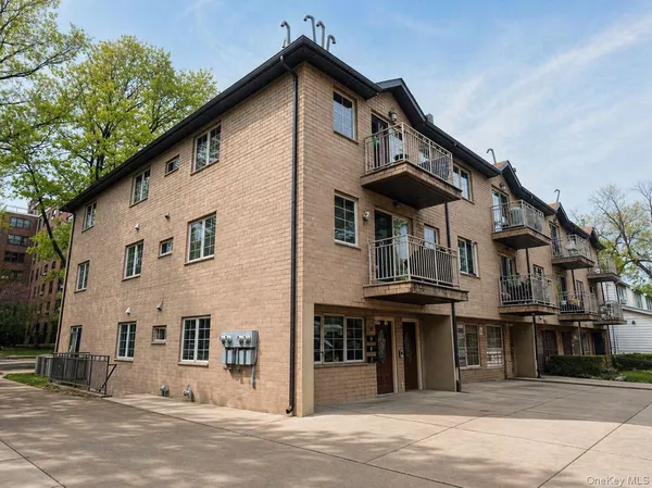 $1,950,000 | 157-18 65th Avenue | Kew Gardens Hills