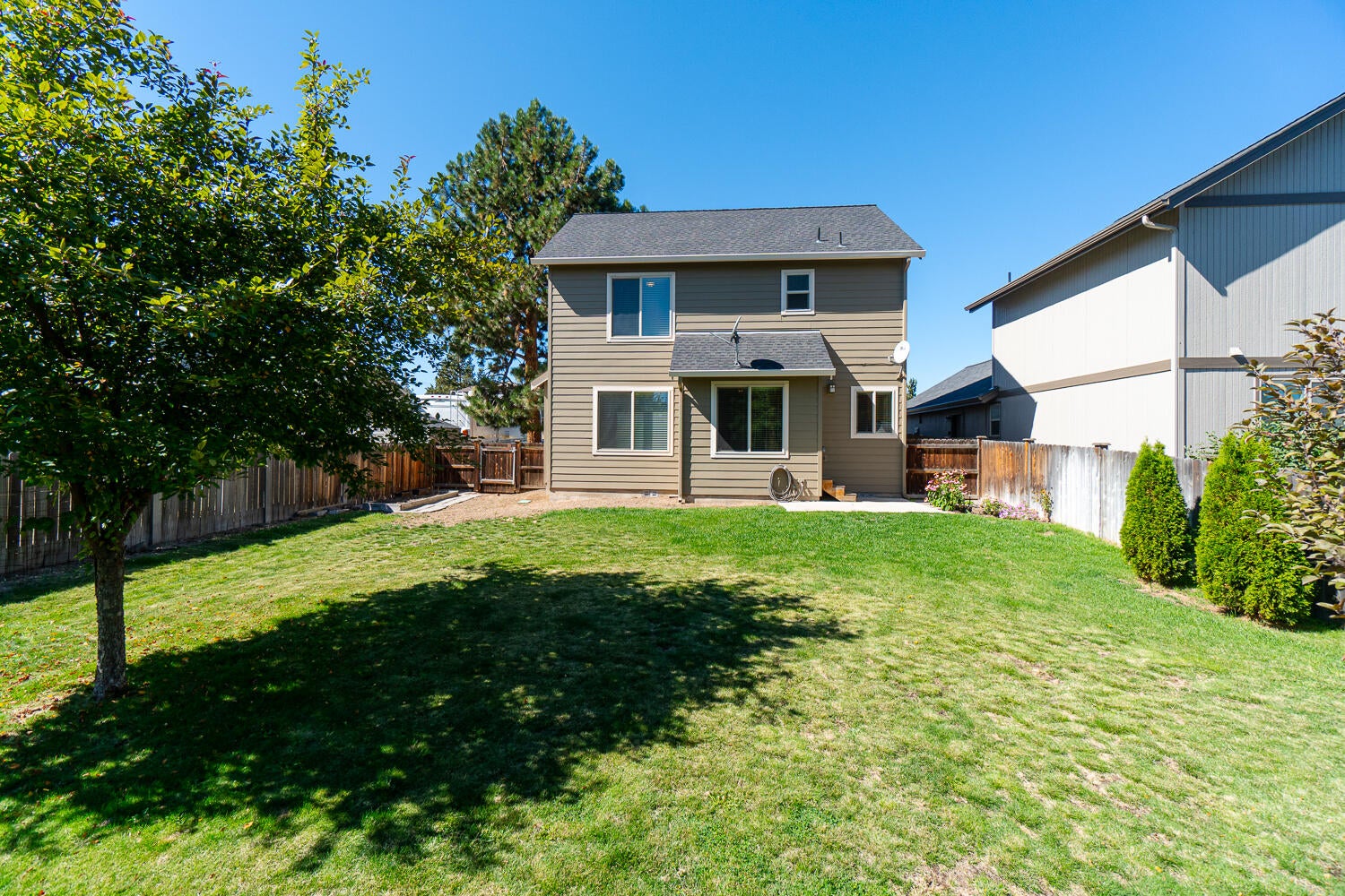62006 Dantili Road Bend, OR 97701 - Photo 22 of 26 Backyard