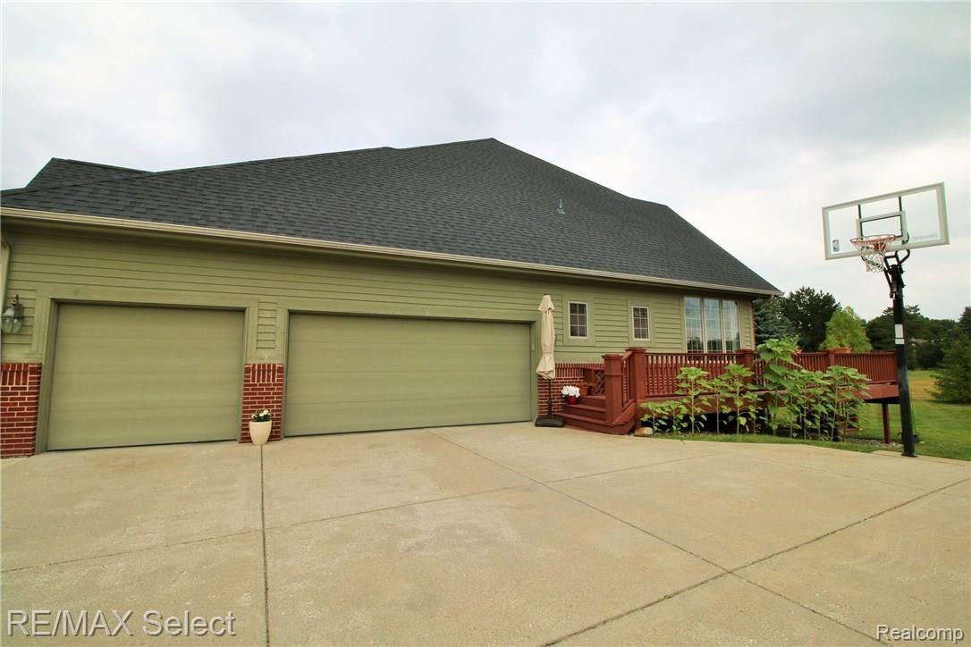 11575 Kings Colony Road Grand Blanc, MI 48439 - Photo 40 of 43 IMG_9881 (2).JPG