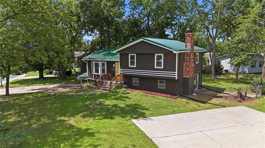 1010 East Langsford Road Lee's Summit, MO 64086 - Photo 2 of 41 Gallery Image 2