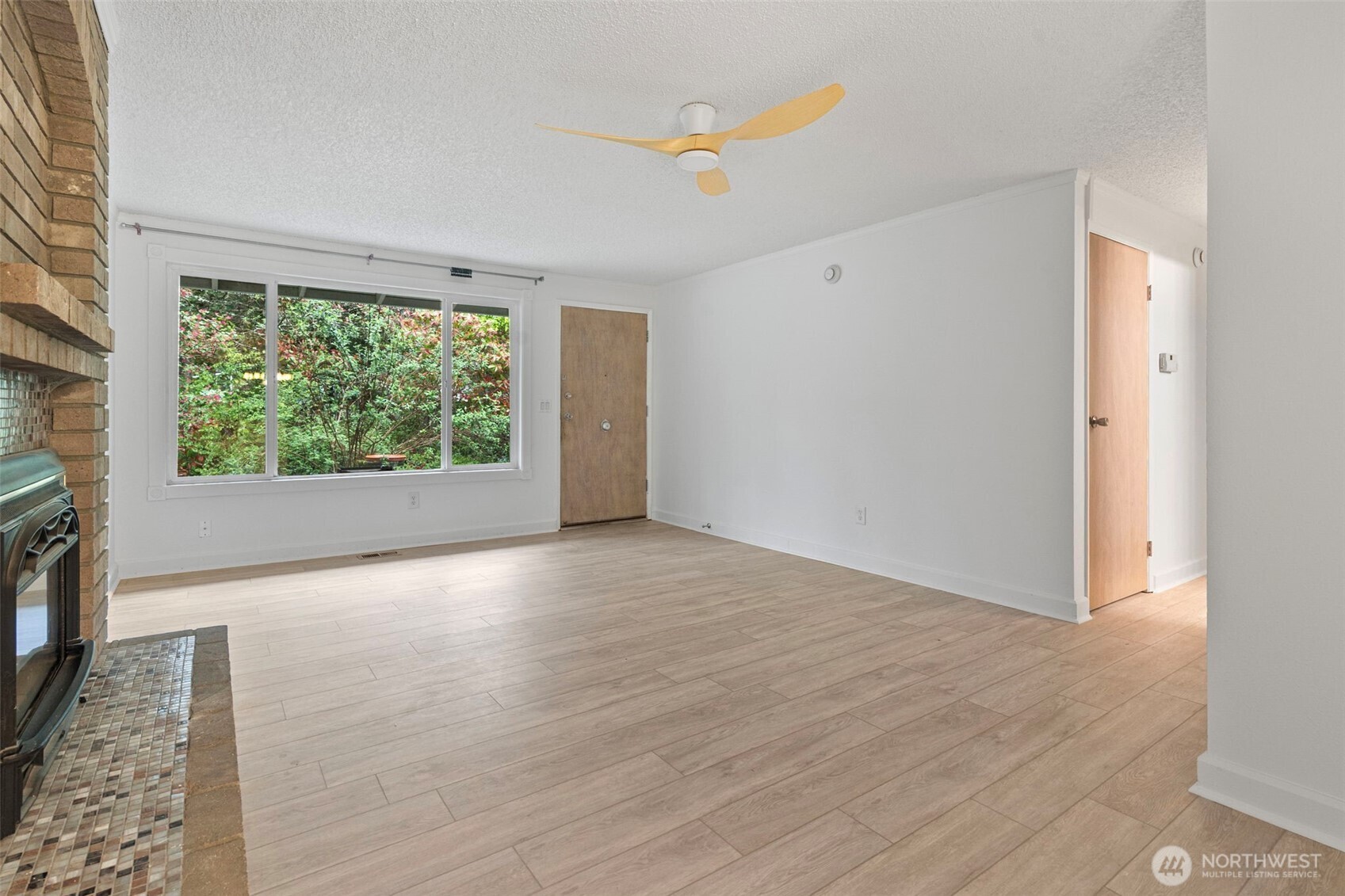 14403 Southeast 139th Place Renton, WA 98059 - Photo 7 of 38 Gallery Image 7
