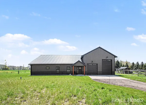 $639,900 | 3414 144th Avenue, Dorr, MI 49323