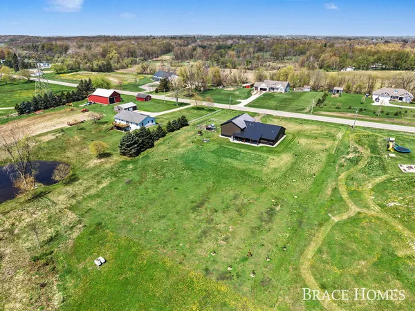 $639,900 | 3414 144th Avenue, Dorr, MI 49323