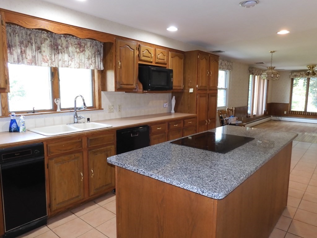 18 Stadium Road Methuen, MA 01844 - Photo 6 of 35 Gallery Image 6