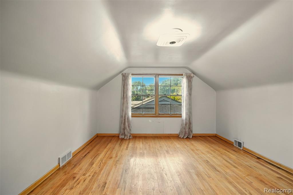826 Shoreham Road Grosse Pointe Woods, MI 48236 - Photo 22 of 32