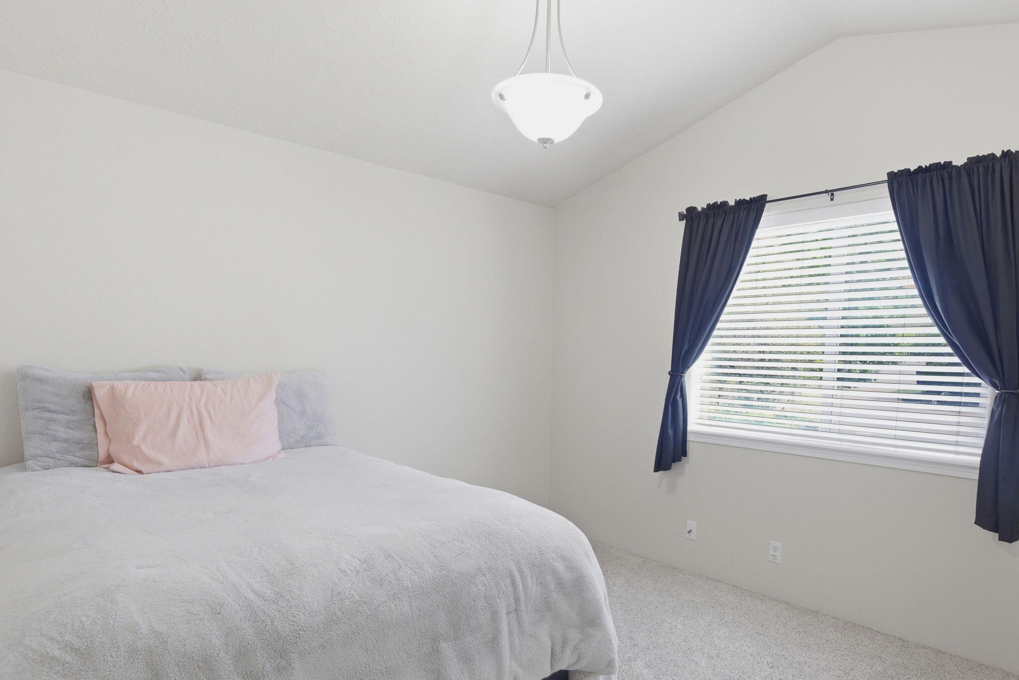 1340 George Tweed Boulevard Grants Pass, OR 97527 - Photo 14 of 22