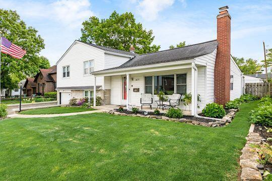 1677 Jackson Road Columbus, OH 43223 - Photo 6 of 48 Side view of home