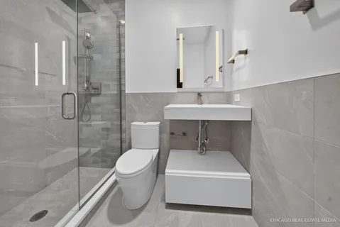 4711 North Malden Street, Unit 2S, Chicago, IL 60640