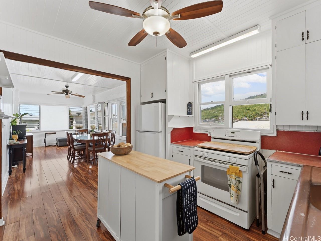 3470 Kalua Road Honolulu, HI 96816 - Photo 6 of 25 Gallery Image 6