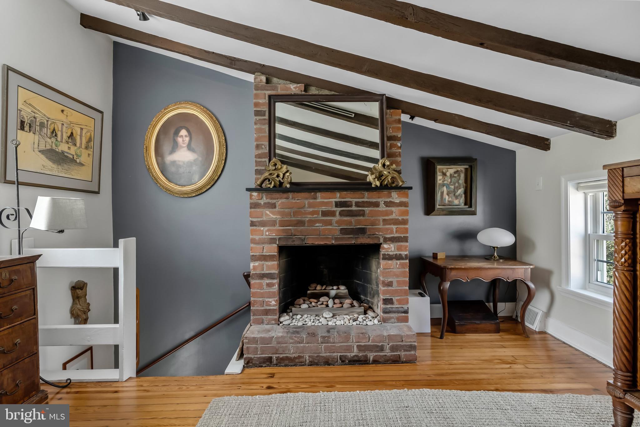 1134 Waverly Street, Unit R3 Philadelphia, PA 19147 - Photo 27 of 55 Gas fireplace