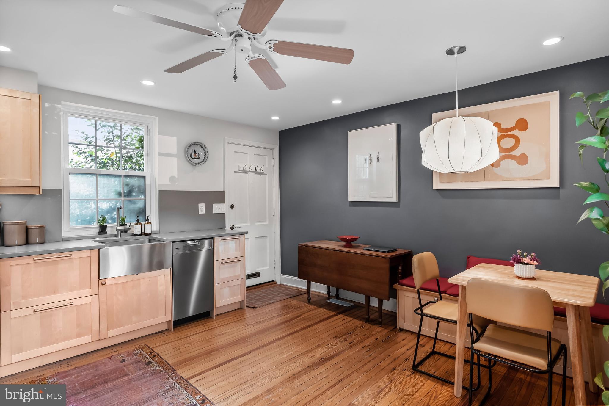1134 Waverly Street, Unit R3 Philadelphia, PA 19147 - Photo 7 of 55 Eat-in kitchen