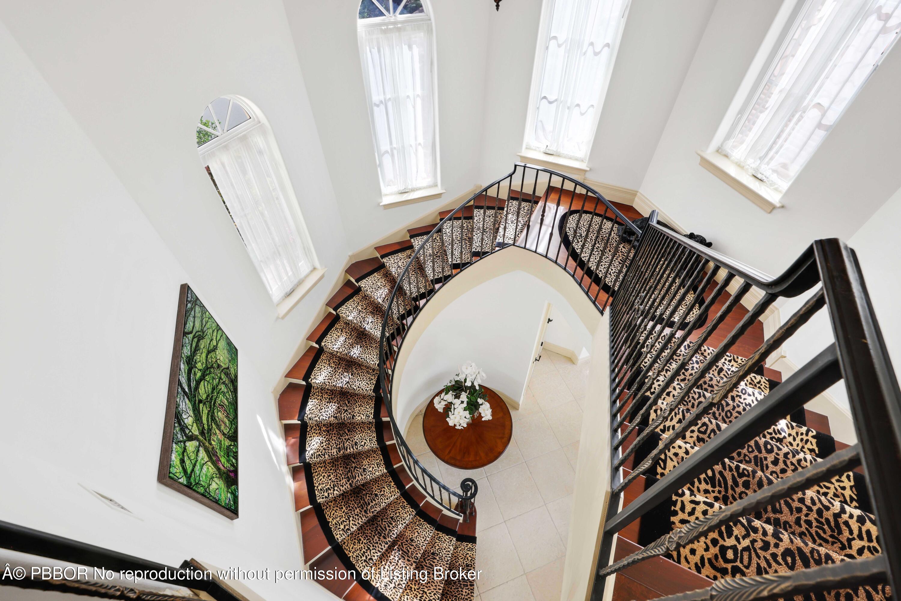 317 Old Jupiter Beach Road Jupiter, FL 33477 - Photo 32 of 55 Staircase