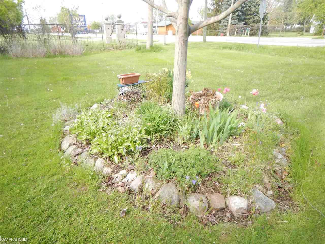 9378 River Road Algonac, MI 48001 - Photo 10 of 45 31319514-9.JPG