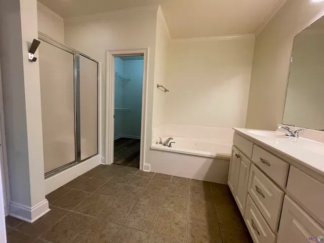 $1,900 | 4573 Charleston Villa Drive, Baton Rouge, LA 70817