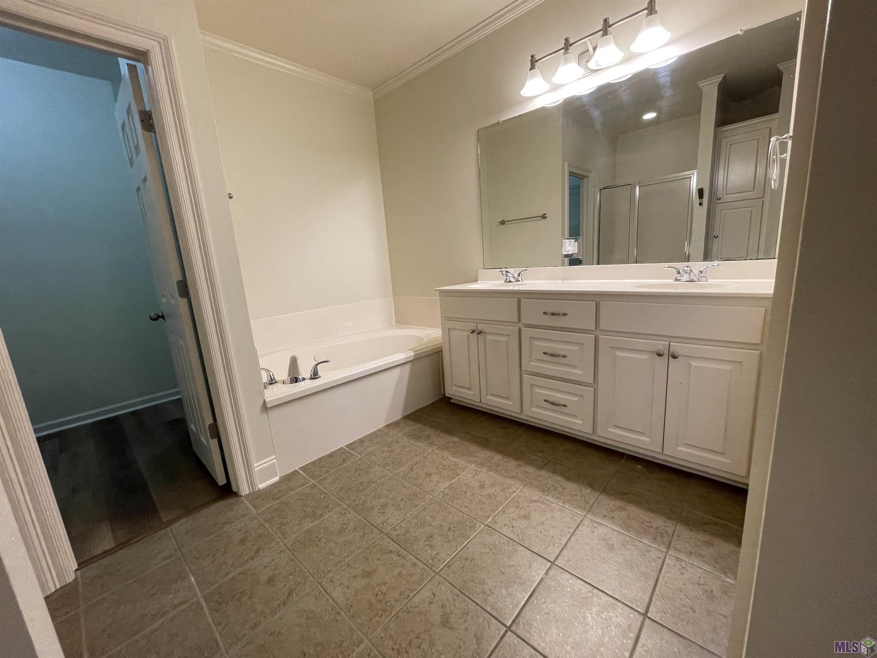 4573 Charleston Villa Drive Baton Rouge, LA 70817 - Photo 12 of 17